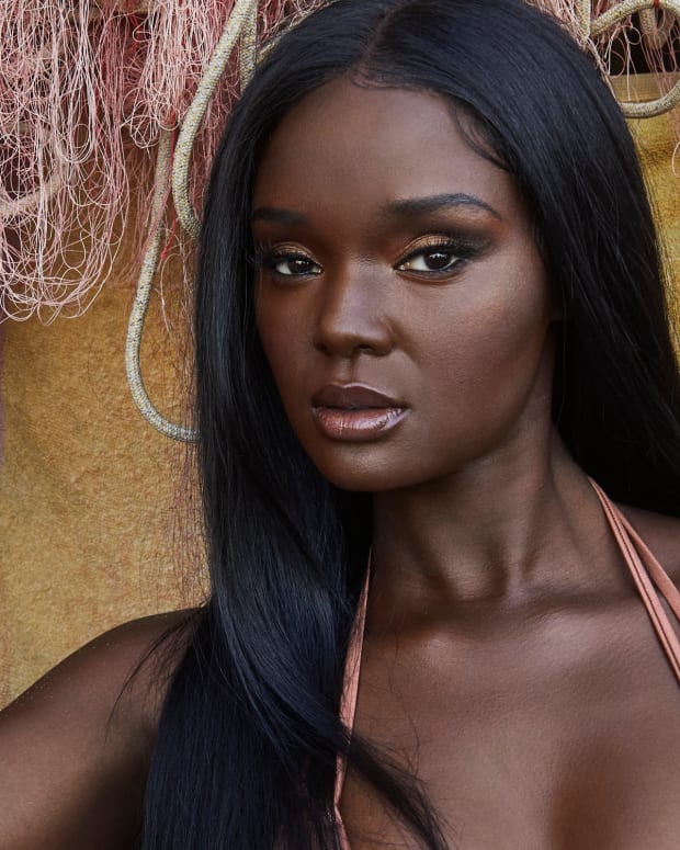 JM_SISWIM_DUCKIE_THOT_01_184_WM_HERO